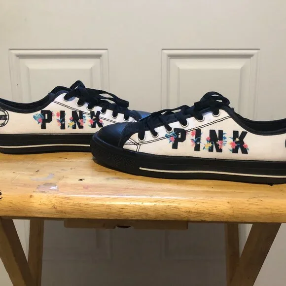 Custom shoes - Picture 2 of 8